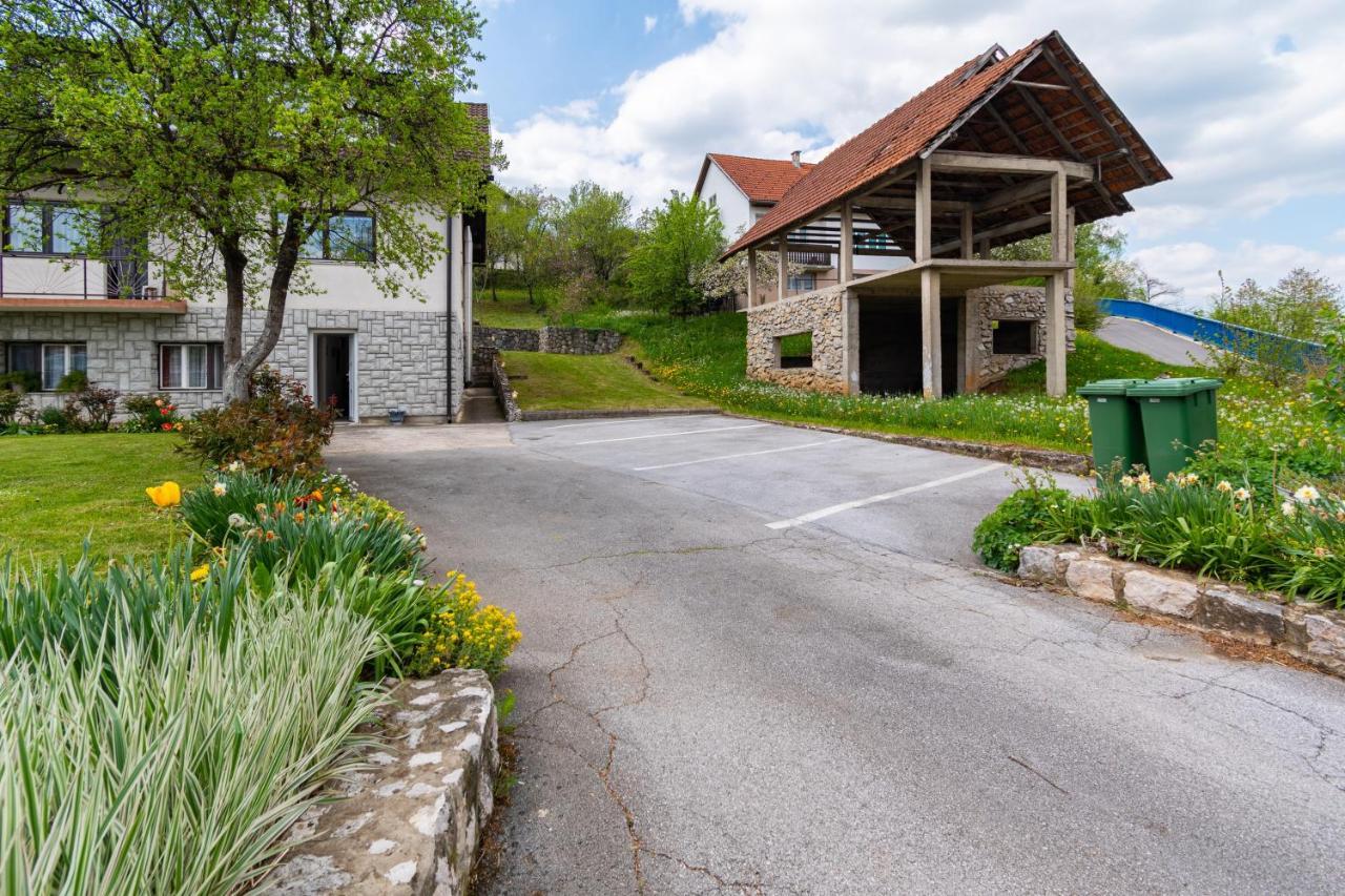 Apartments With A Parking Space Slunj, Plitvice - 18152 外观 照片